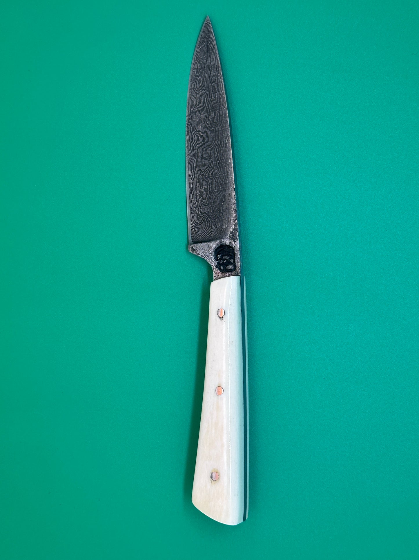 couteau de table forgé damas